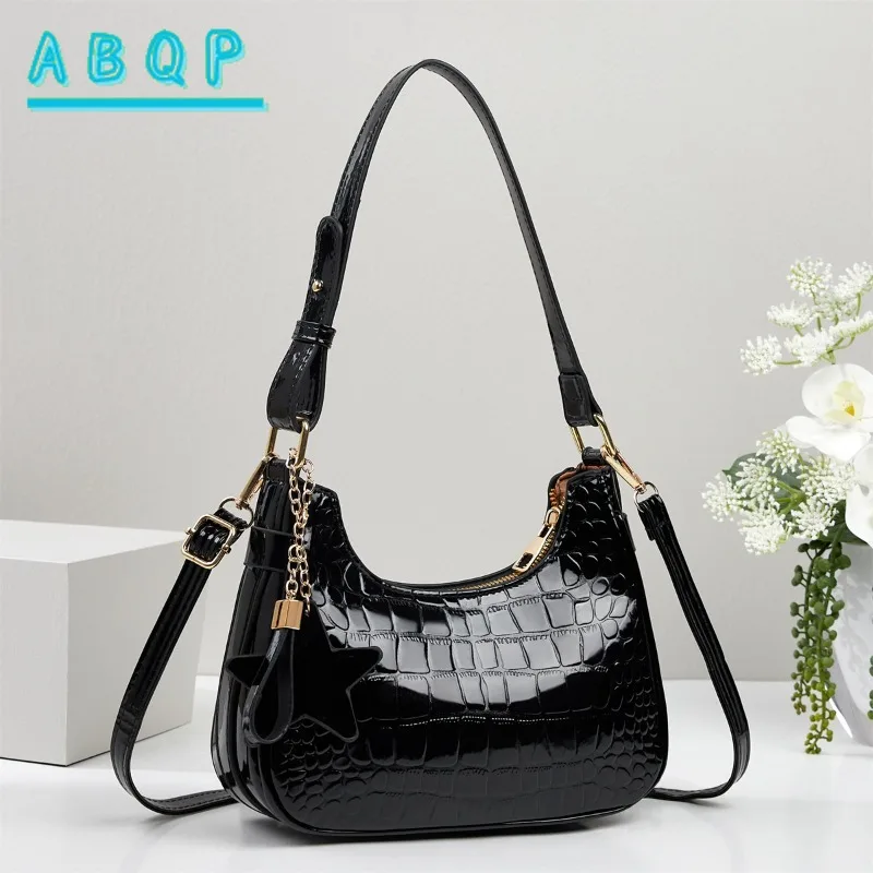 

Women's Handbag Luxury Brand Striped Exquisite Women's Shoulder Bag Large Capacity Fashionable Casual Women's Bag High Quality