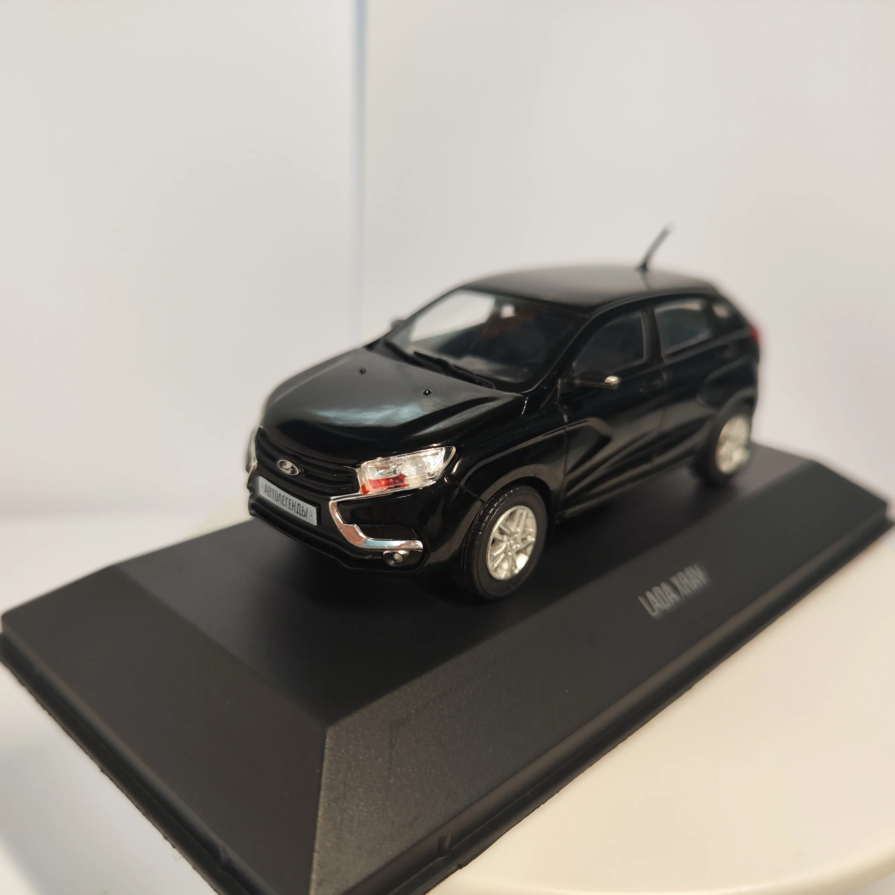 

Diecast 1:43 Scale LADA Alloy Simulation Classic Black Car Model Collectible Toy Gift Souvenir Display Ornaments
