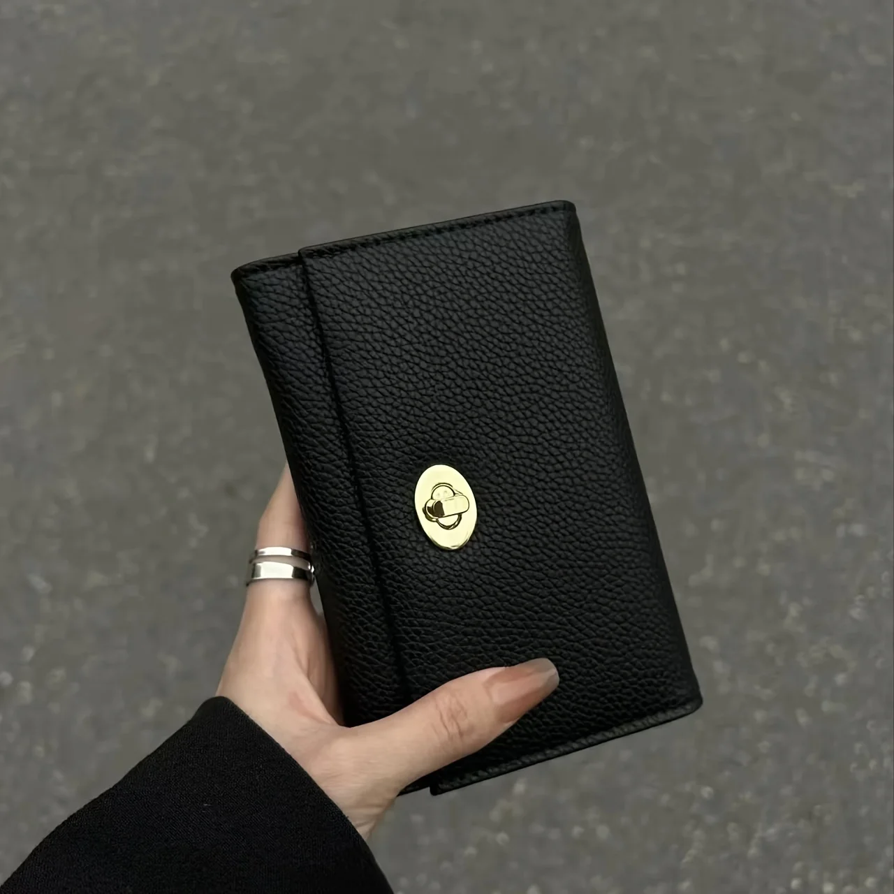 

Elegant Black Compact Ladies Wallet Stylish Card Holder Fashionable Synthetic Leather Vertical Purse for Young Women