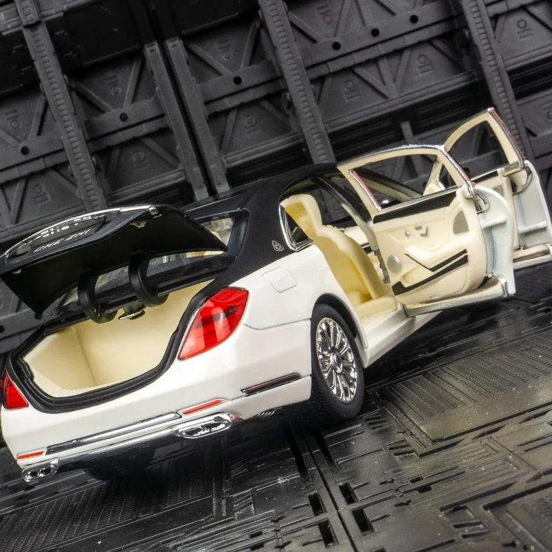 1:24 modelo de sedan de liga Mercedes Maybach S600, coleção de acessórios de carro, portas e capô do motor, porta-malas pode ser aberto