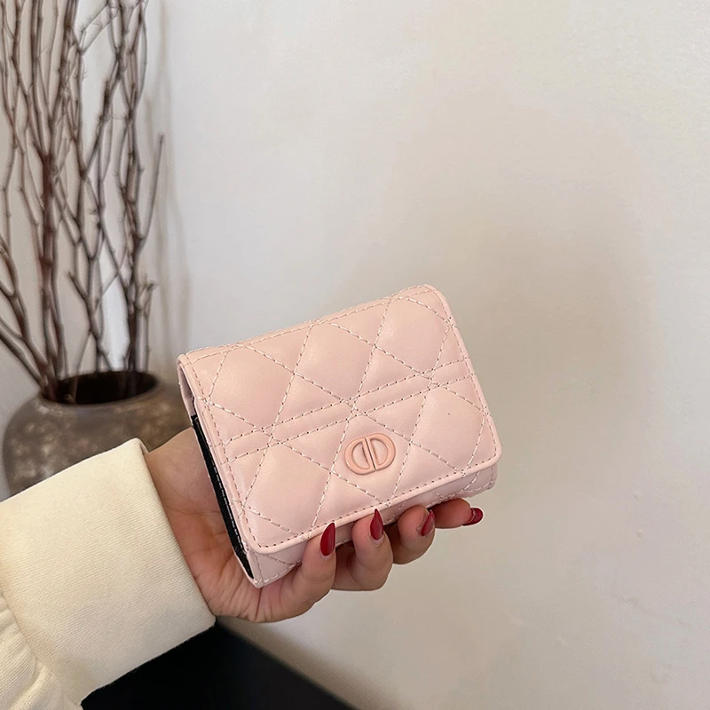 

Fashionable Women's Wallet, Durable Light Luxury Brand with Compact Storage and Versatile Functions