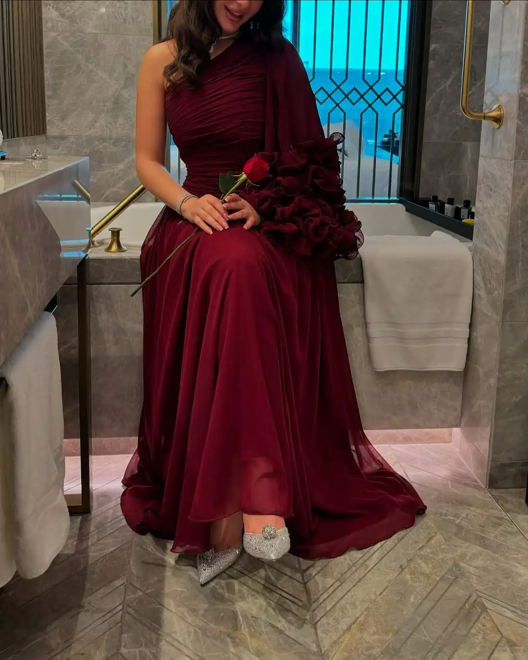 

Customized One Shoulder Prom Dresses Long Sleeve Pleated Floor Length Formal Occasion Evening Dresses