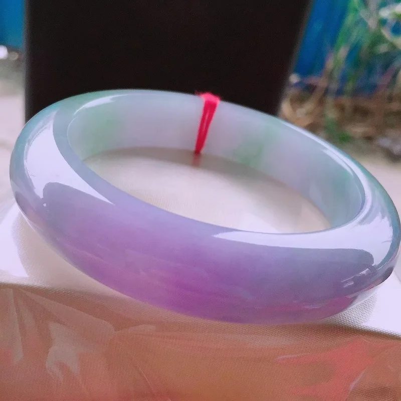 Authentic Burmese jadeite bracelet, ice-like texture, spring color, genuine old mine grade A