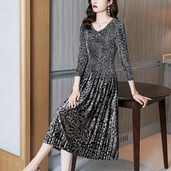 Pleated Dress 2023 Autumn/Winter New Gold Velvet Print V-Neck Large Loose and Slim Magic Dress Knee Length Robe