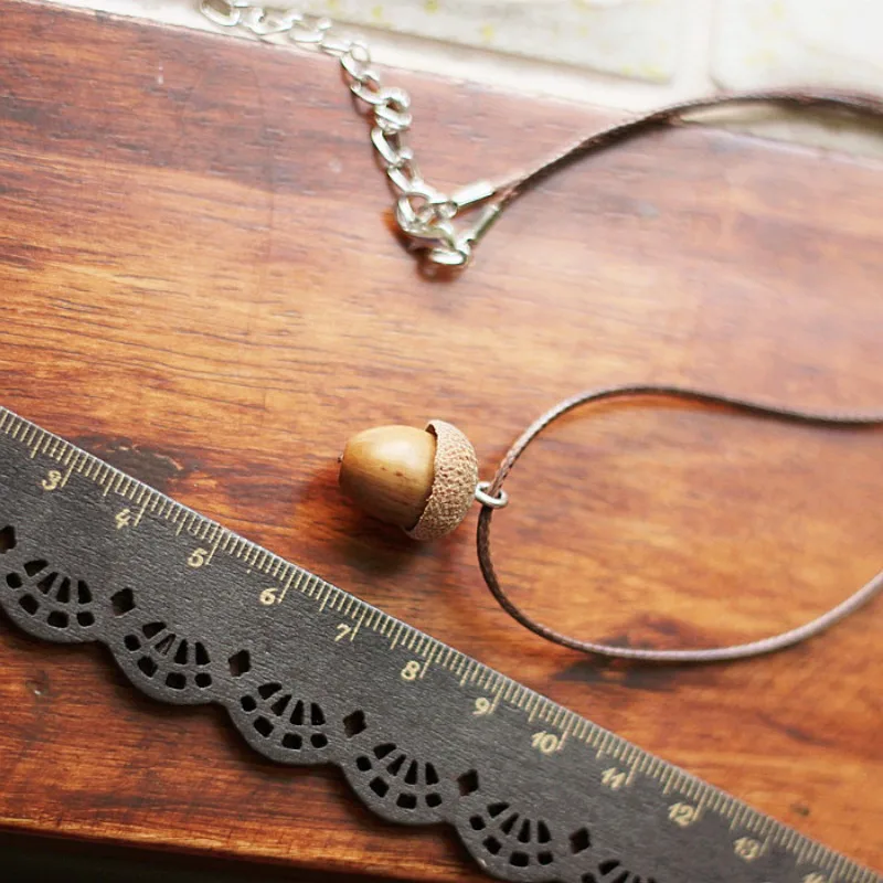 Vintage Ins Forest Style Creative Handmade Acorn Pendant Leather Cord Necklace for Women Simple Party Vacation Jewelry Girl Gift