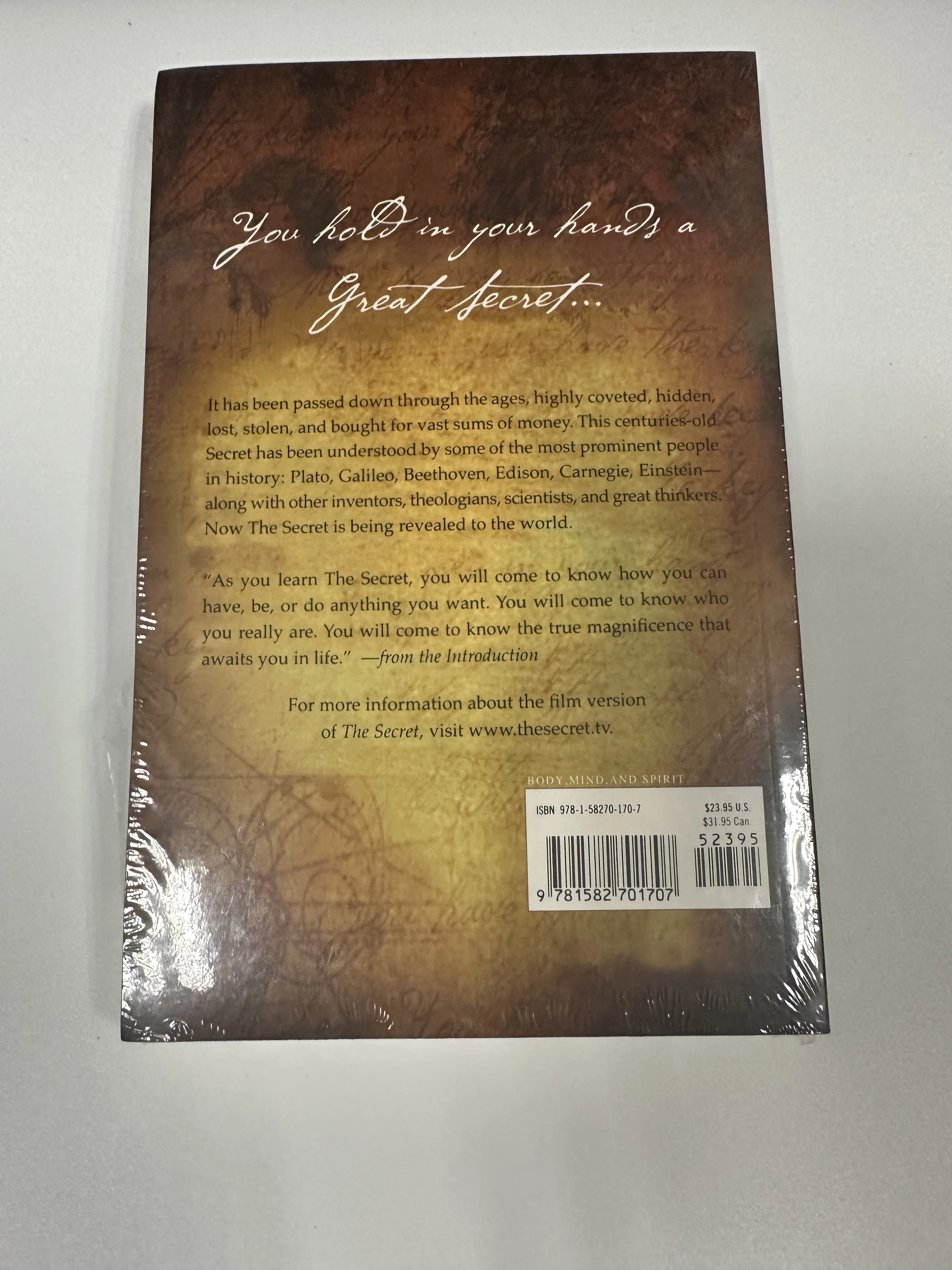 The Secret of Secrets「は、ラウンド・ベインによる、引き寄せの法則をベースにしたインスピレーションを与える小説です。