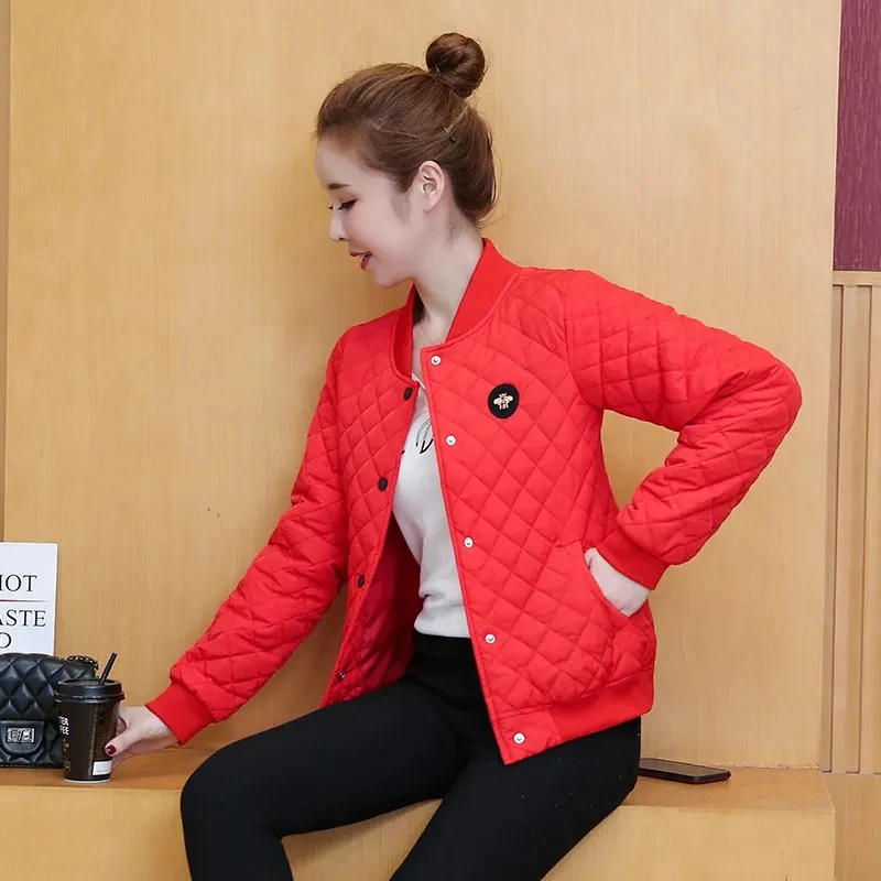 منتصف العمر الأم المرأة رقيقة معطف قصير 2026 الخريف الملابس الصغيرة الإناث كبيرة الحجم سترة فضفاضة زي بيسبول معطف