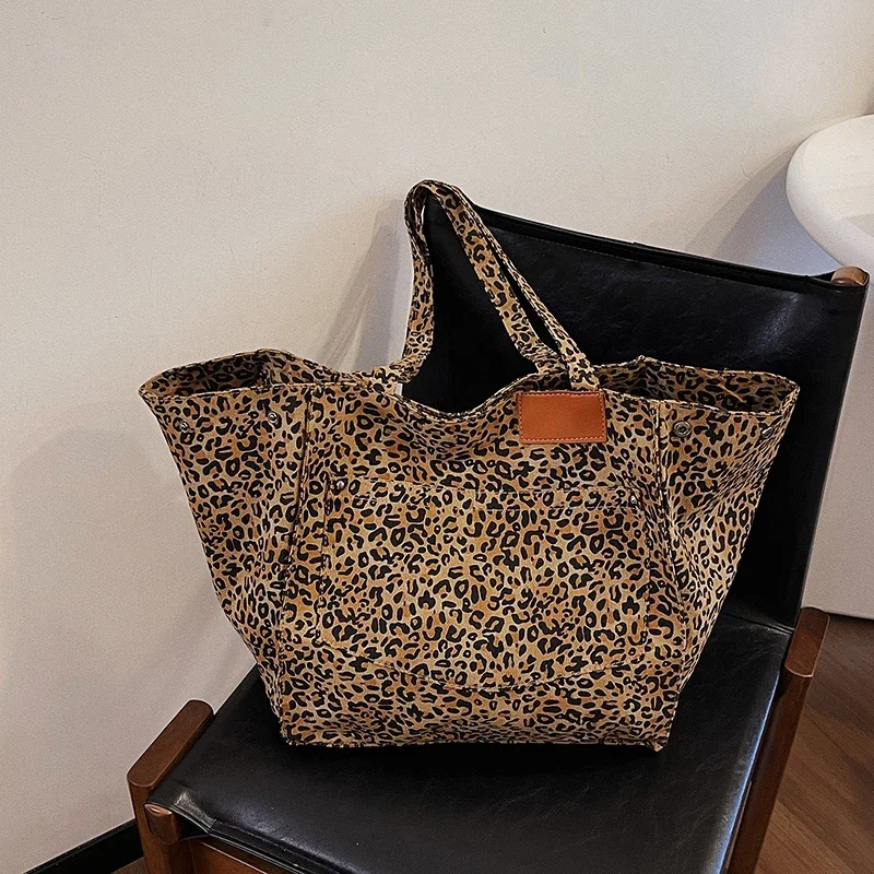 

Large Capacity Shoulder Bags 2025 Spring New Leopard Print Sewing Thread Fashion Versatile Basic Style Commute Tote Bags