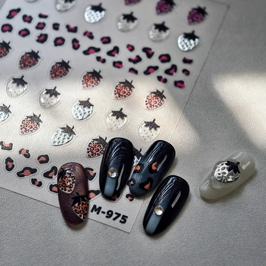 Mode Leopardenmuster Silber gestempelt transparent Erdbeere 3D Gelee selbstklebende Nail Art Aufkleber Früchte 5D Maniküre Aufkleber