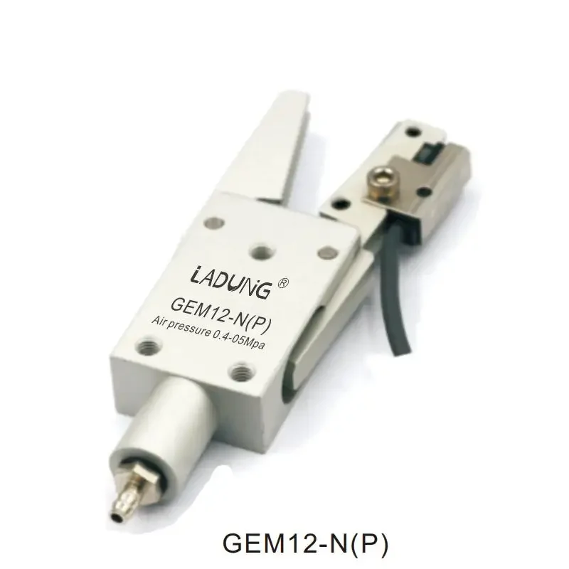 Penarik Gripper Sprue dengan Sensor