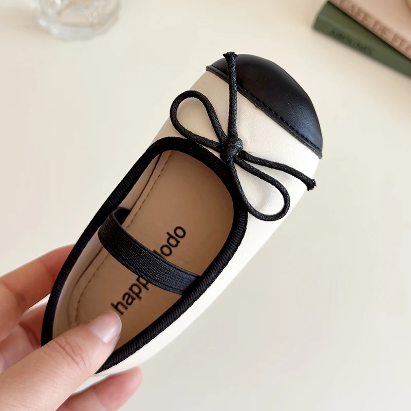 

2025 New Little Girls Leather Shoes Children Flats Kids Chic Fashion Bowknot Princess Mary Jane Shoes Spring Glossy Dress Shoes