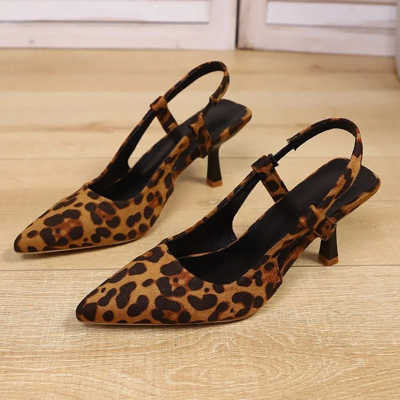 خنجر المرأة حذا فردي للسيدات 2025 ربيع جديد الأزرق أشار تو حذا فردي للسيدات رحلة الظهر حزام ملفوفة تو الصنادل