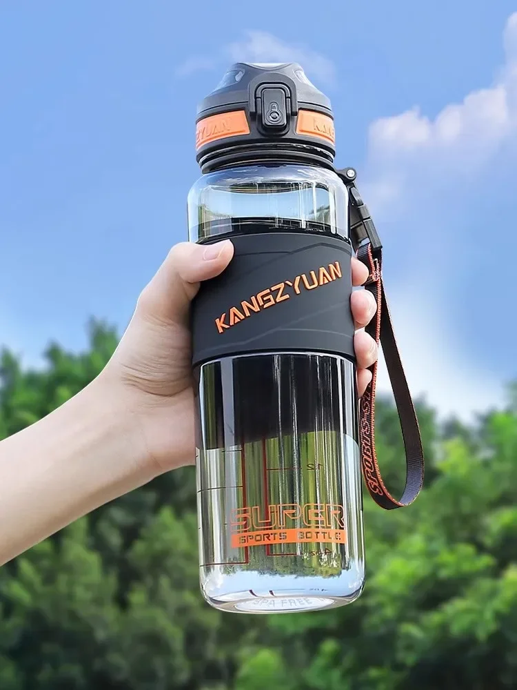 

Спортивная бутылка для воды YKAQ из тритана, устойчивая к высоким температурам, 700 мл, 1000 мл, большая емкость, для студентов и взрослых, с фильтром для чая