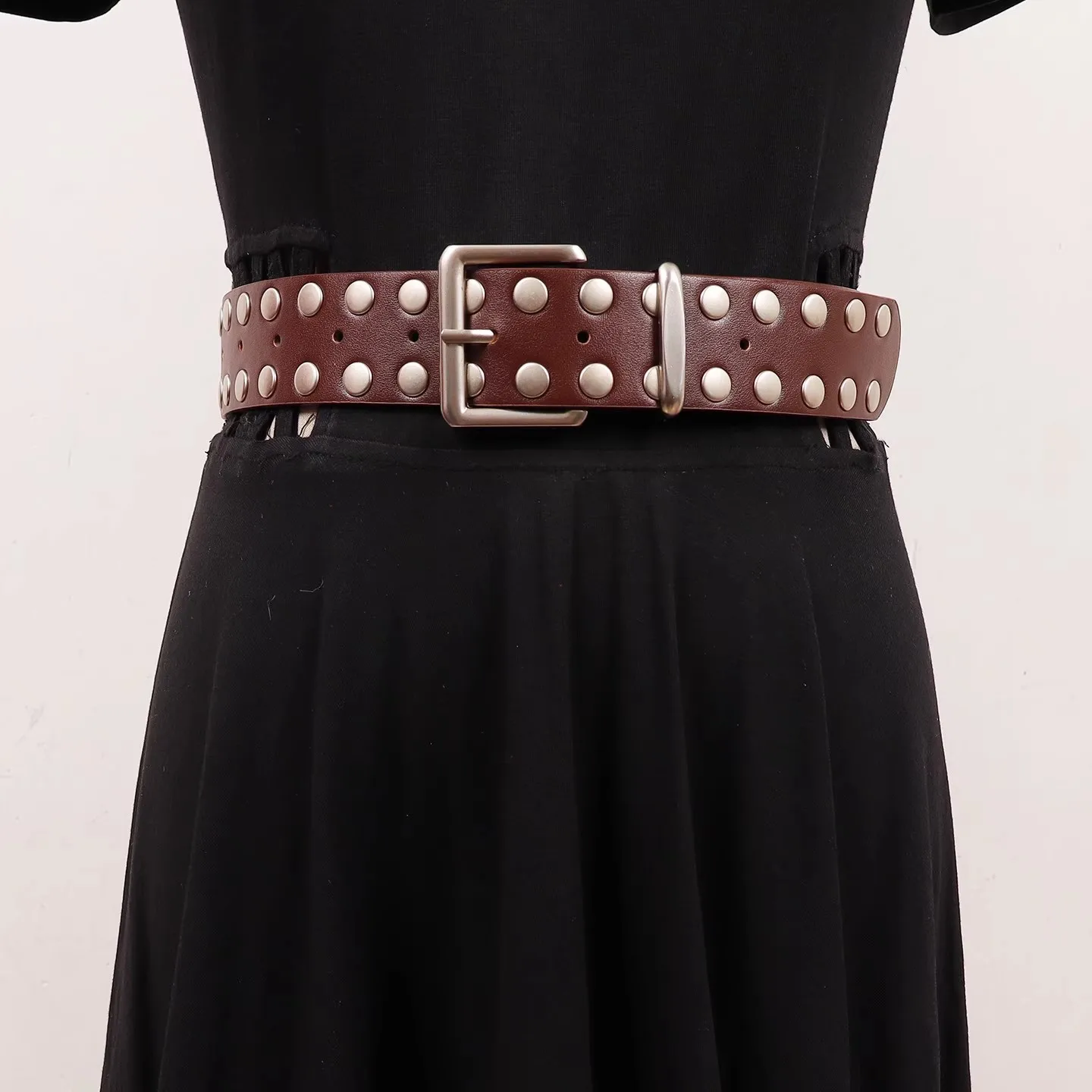 เข็มขัดหนัง PU สไตล์วินเทจสำหรับผู้หญิง ประดับหมุด ตกแต่งชุดเดรส คอร์เซ็ท คาดเอว รุ่น R3129