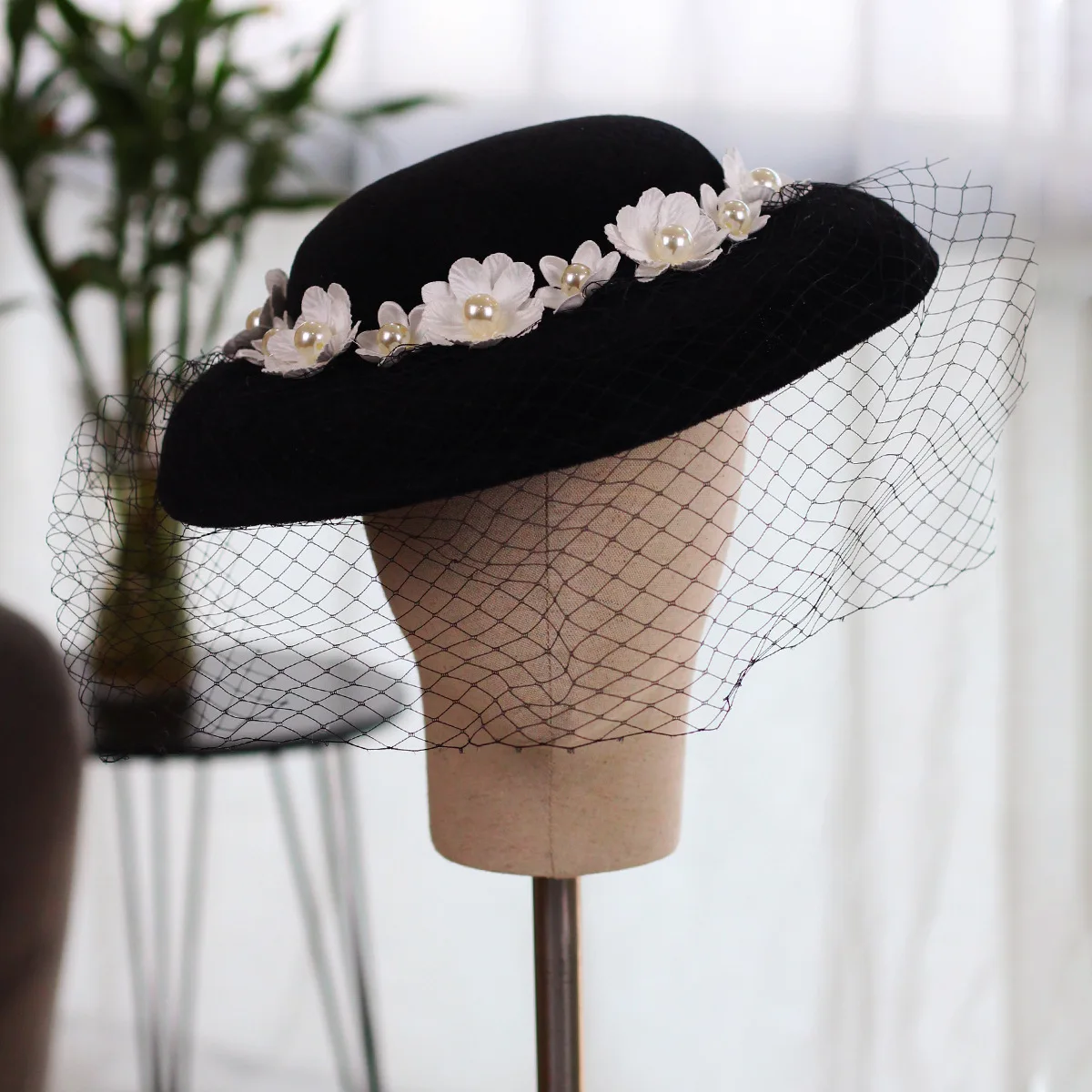 CC Velvet Hats Women Accessories Engagement Hair Ornaments Bridal Headwear Wedding Headdress Black Color Caps With Veils M005