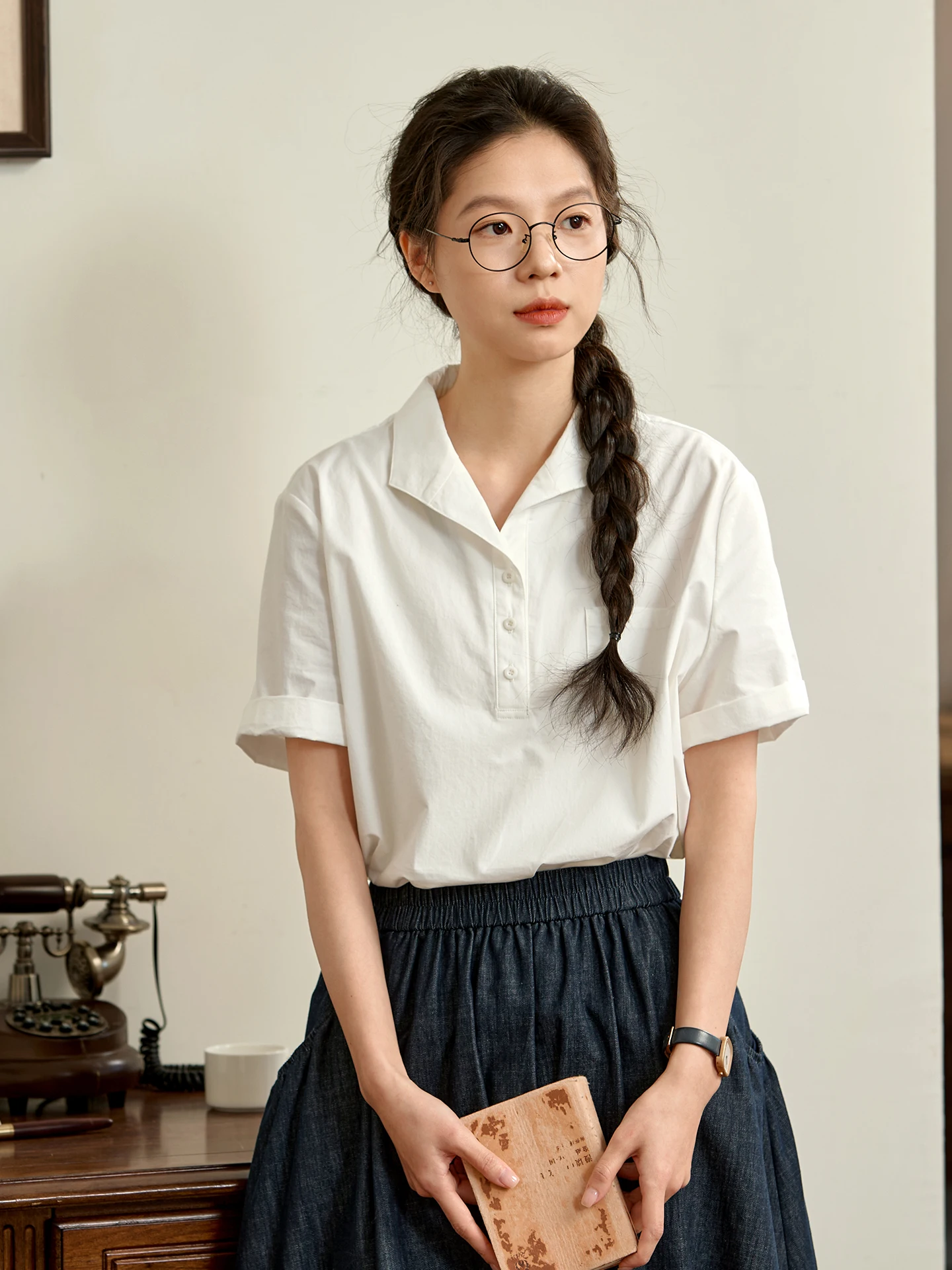 

Оригинальная женская рубашка в японском стиле из чистого хлопка, свободного кроя, с коротким рукавом, летняя повседневная рубашка с белым воротником, дышащая, удобная, топ.