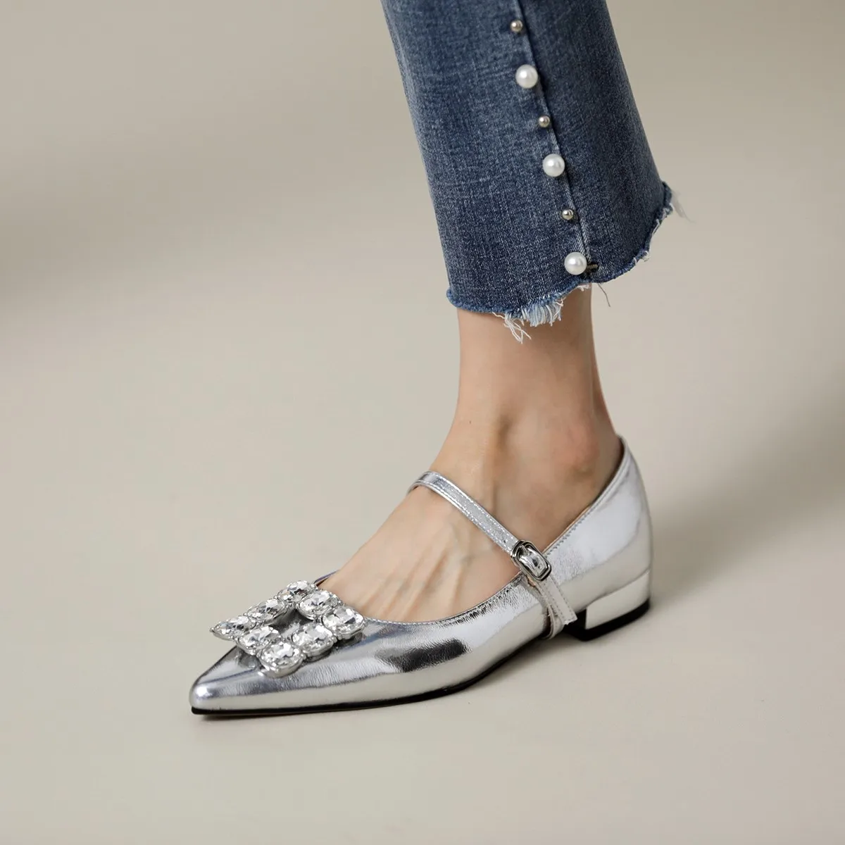 

Woman Flats Patent Leather One Strap Ladies Shoes With Crystals Silver Daily Flats Mary Jane Pointed Toe Spring Simple Shoes
