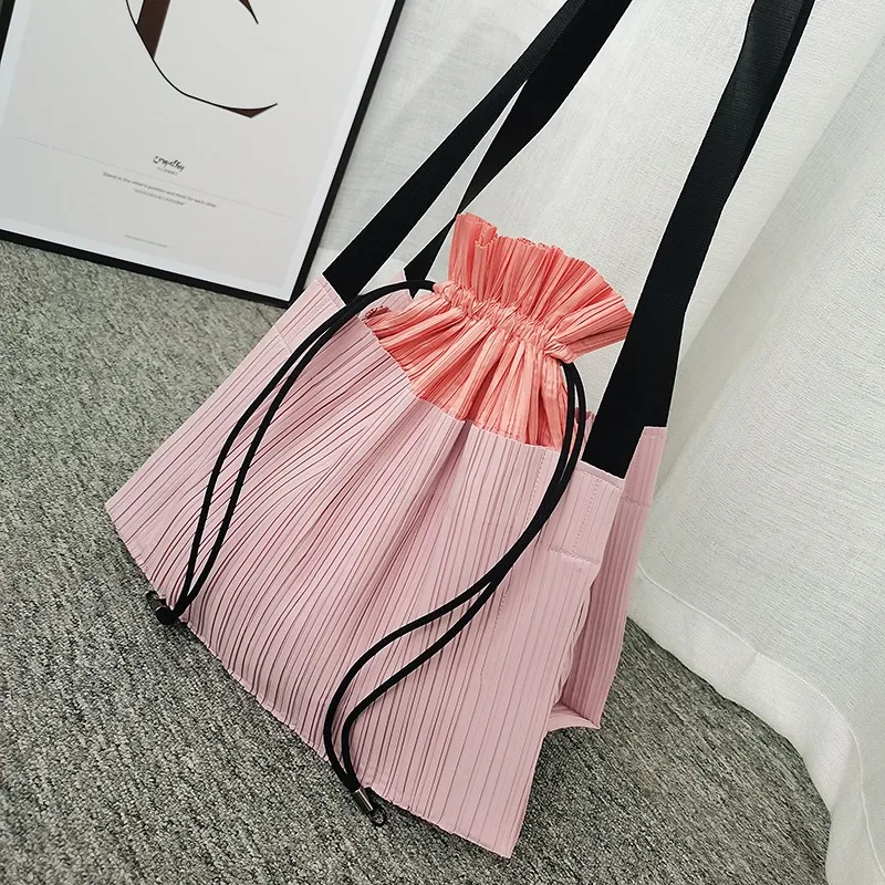 حقيبة يد متعددة الوظائف برباط مطوي مياكي بسيطة ذات سعة كبيرة للتخزين حقائب ظهر نسائية للسفر على الكتف عبر الجسم