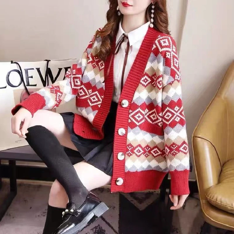 

Гуанчжоу Тринадцать рядов Дунгуань Далиан Высококачественный вязаный свитер Кардиган без шариков Fem Зимняя модная верхняя одежда