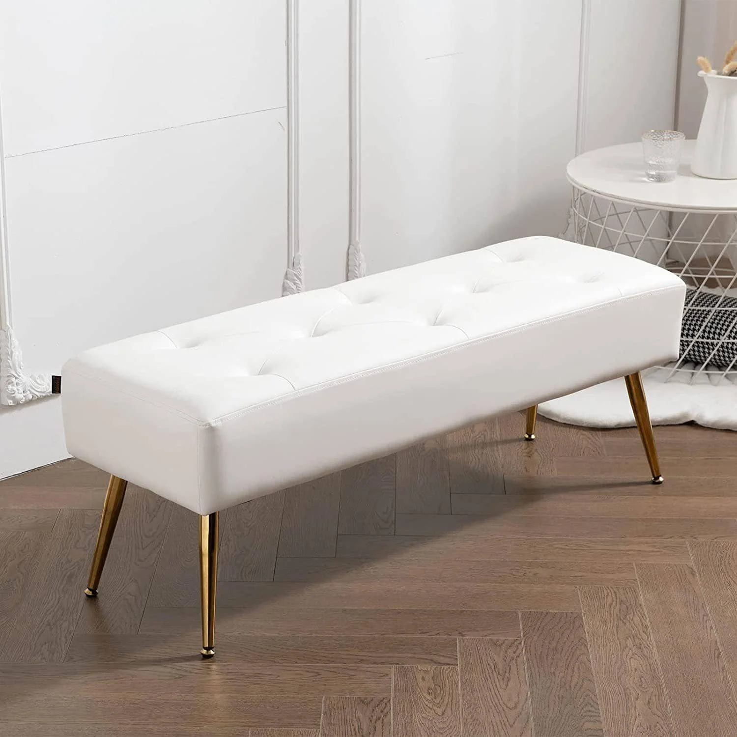 

44" White PU Leather Ottoman Bench For Living Room Modern Button-Tufted Upholstered Bed Bench With Gold Legs
