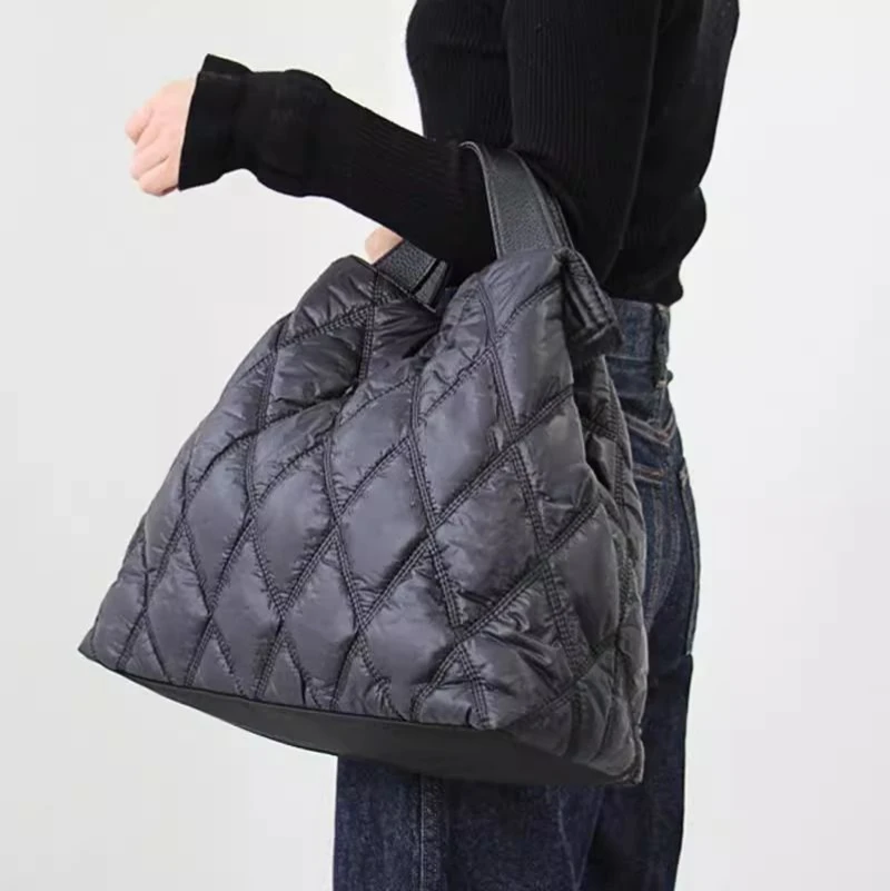 Tote Bag Women 2025 Spring Shouldr Bag Cotton Filling High-Capacity Euro-America Style Solid Women Bags Office Lady view 6