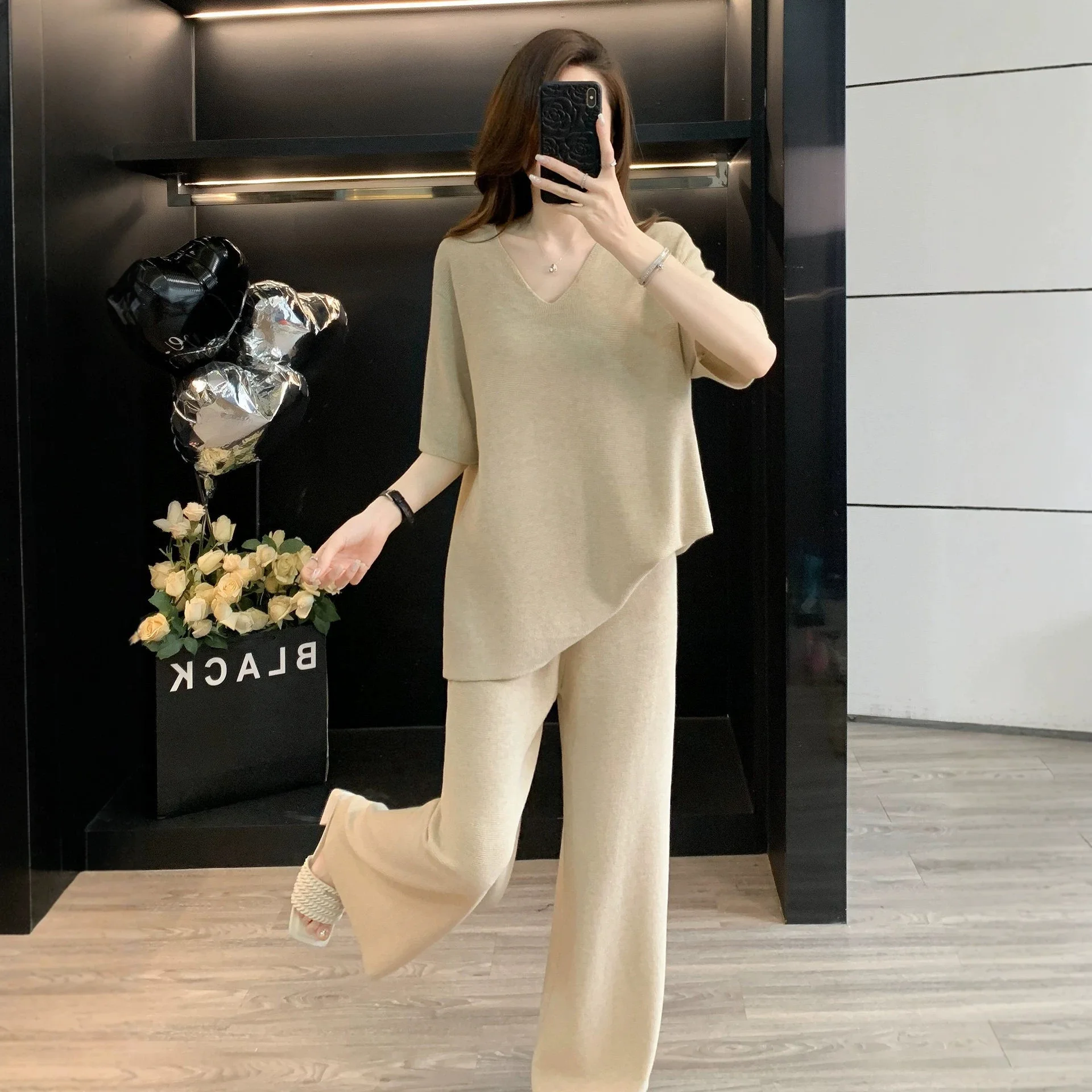 Slimming Ice Silk Knitted Set Women Summer Casual V-Neck Short Sleeve Top Wide Leg Pants Draped Feel Two-Piece Sportswear
