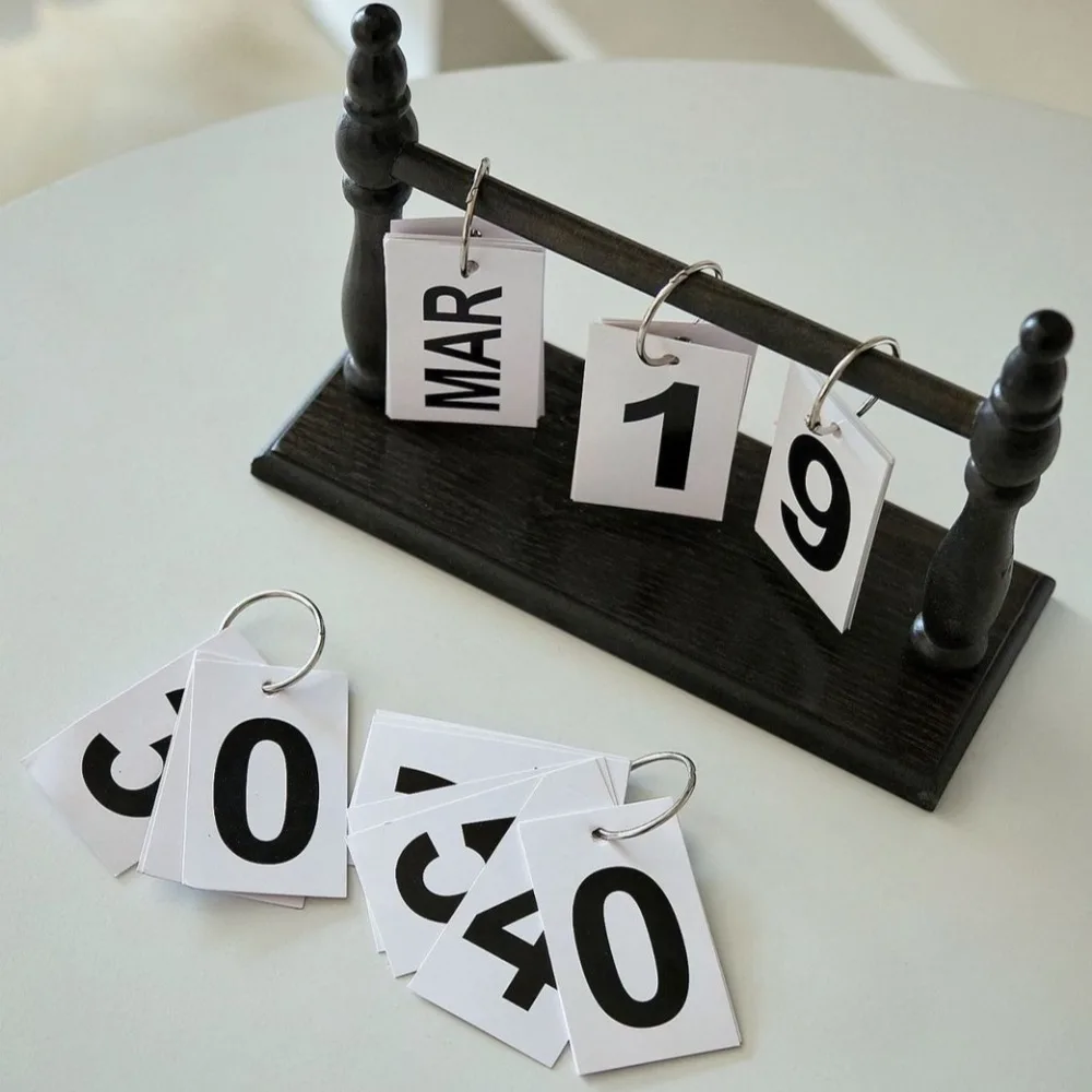 Wooden Creative Retro Calendar Manual Page-turning Study Desk Decor Calendar Solid and Stable Home Decorative Figurines