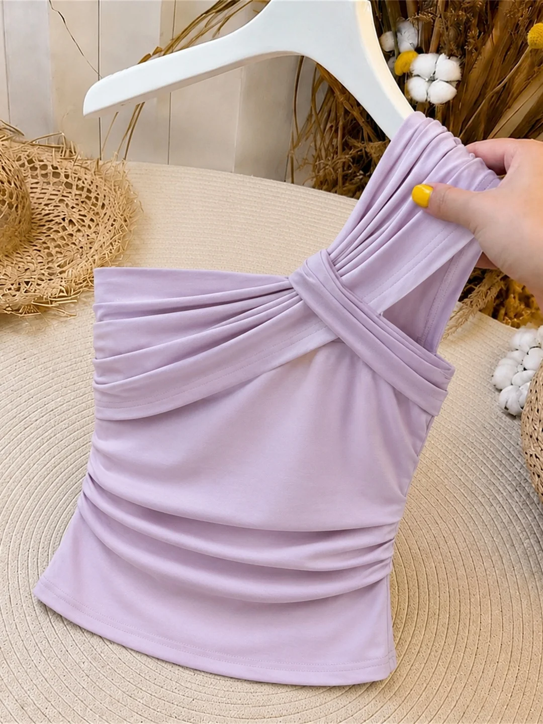 Shoulder-Baring Pure Desire Style Sleeveless Vest Fashionable Summer Slimming High-End Feeling Small Shirt Top for Younger Look
