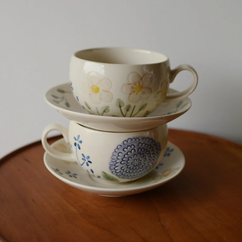 

Набор керамических чашек и блюдец с ручной росписью, кофейная кружка и блюдце в форме яйца, изысканный чайный набор с подглазурной росписью