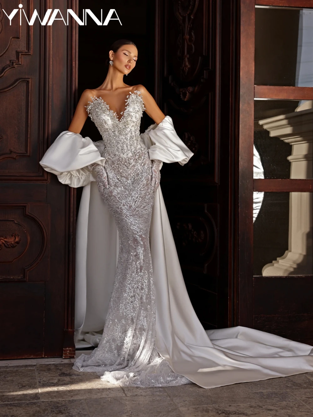 

Silver Crystal Lace Mermaid Long Wedding Dress With Cape Exquisite Deep V-neck Bridal Gown Customized Illusion Dresses For Bride