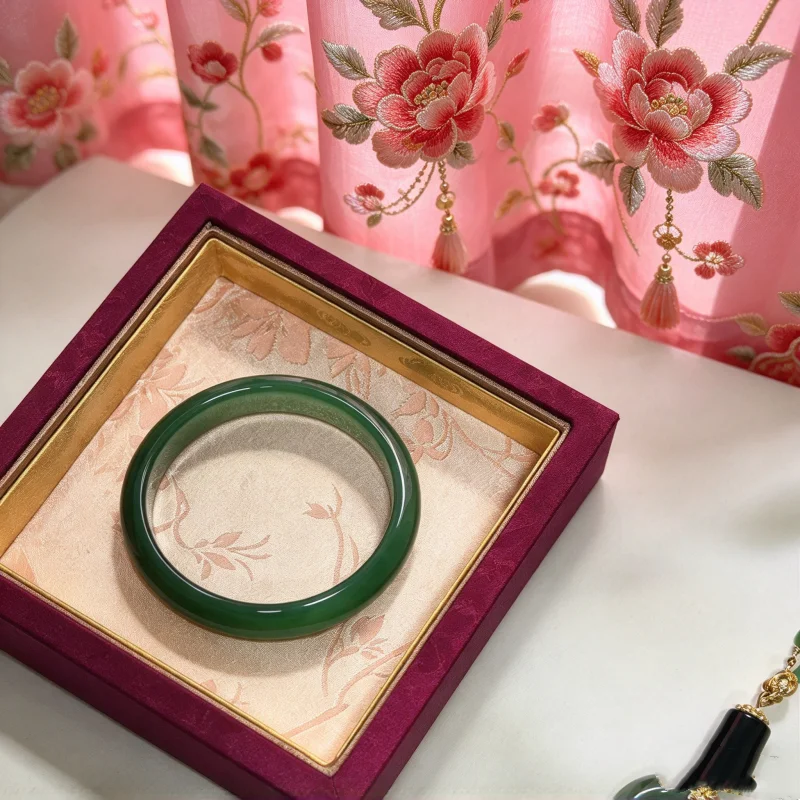 Bridal Wedding Jewelry Tray, Embroidered Display Plate for Bracelet Necklace Ring, Engagement Gift Organizer for Her