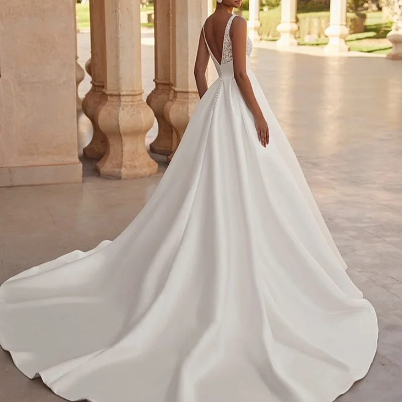 ที่กําหนดเองหรูหรางาช้างสีขาวลูกปัด Elegant Sweetheart Ball Gown ชุดแต่งงาน applique ซาตินชุดเจ้าสาว