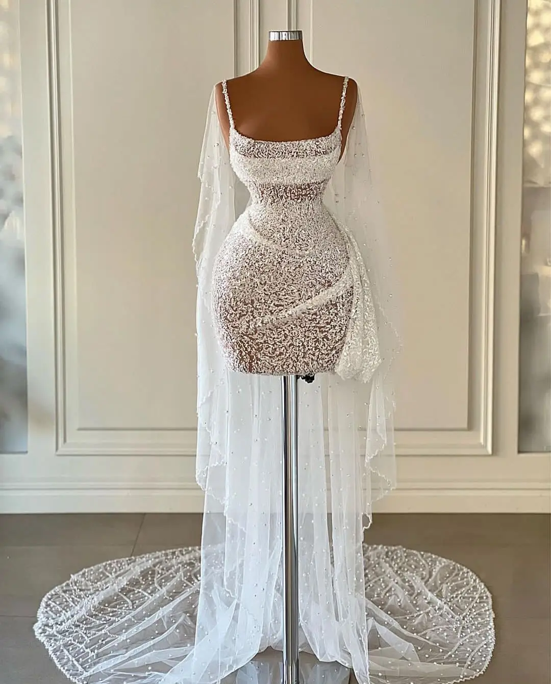 Stylish Short Evening Dresses Bateau Sleeveless Straps Sequins Shawl Beaded Appliques 3D Lace Hollow Prom Dresses Custom Made