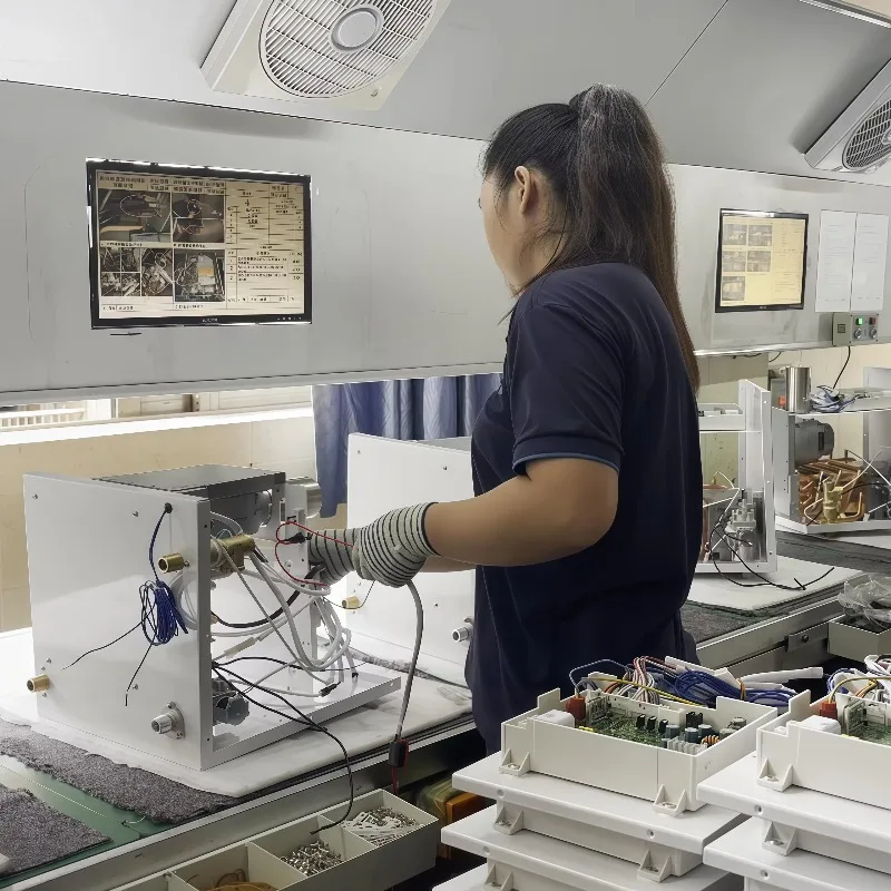 سخان مياه مدمج 12 فولت 8 لتر غاز البترول المسال، 56,000 وحدة حرارية بريطانية 2.4 GPM نظام دقيق للتخييم RV والخارج على الشبكة