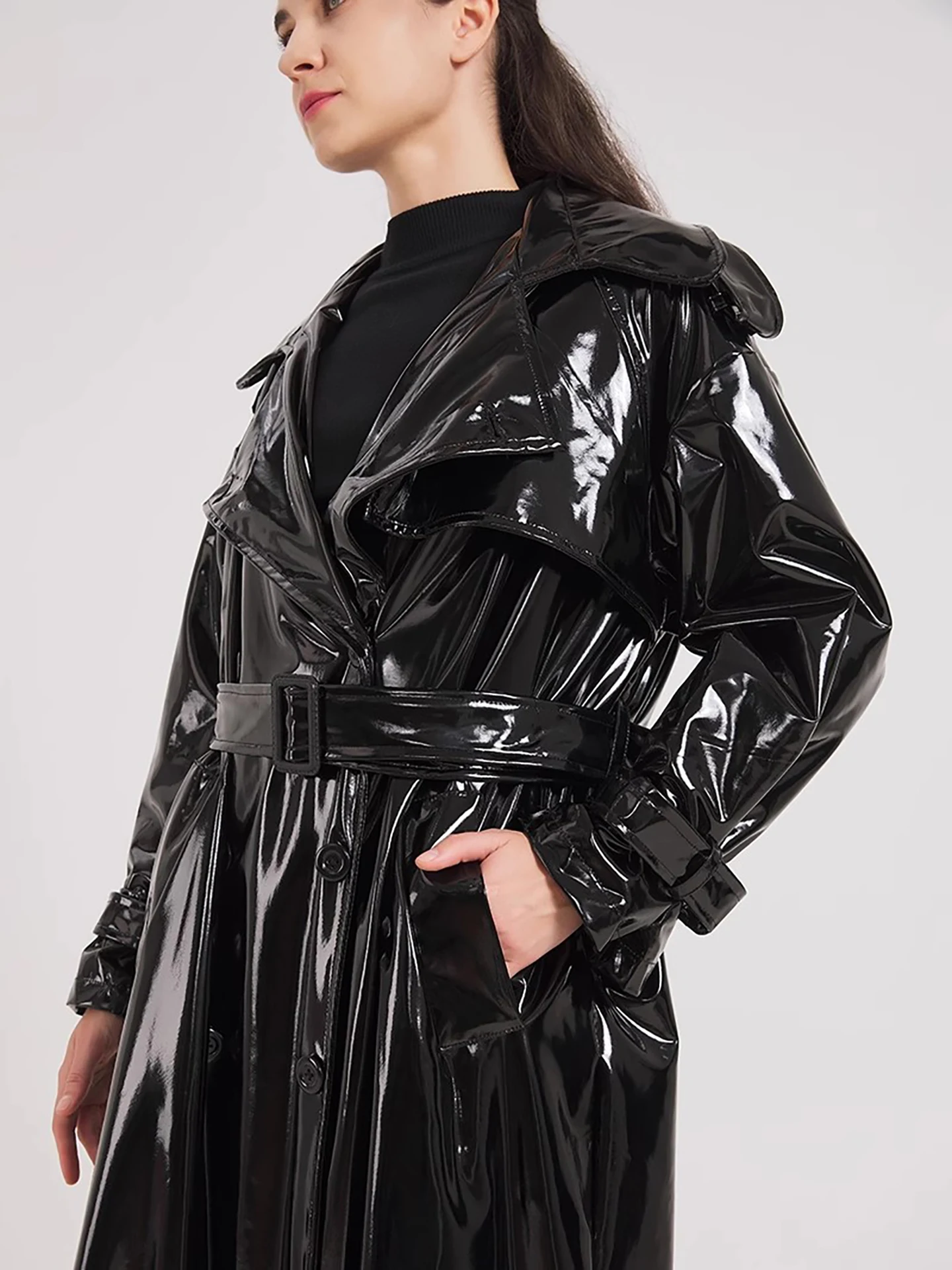 Giacca Lunga in Pelle da Donna Nerazzurri, Super Morbida con Superficie Liscia, Lunghezza Elevata per Donne Alte, Capospalla Elegante e Confortevole