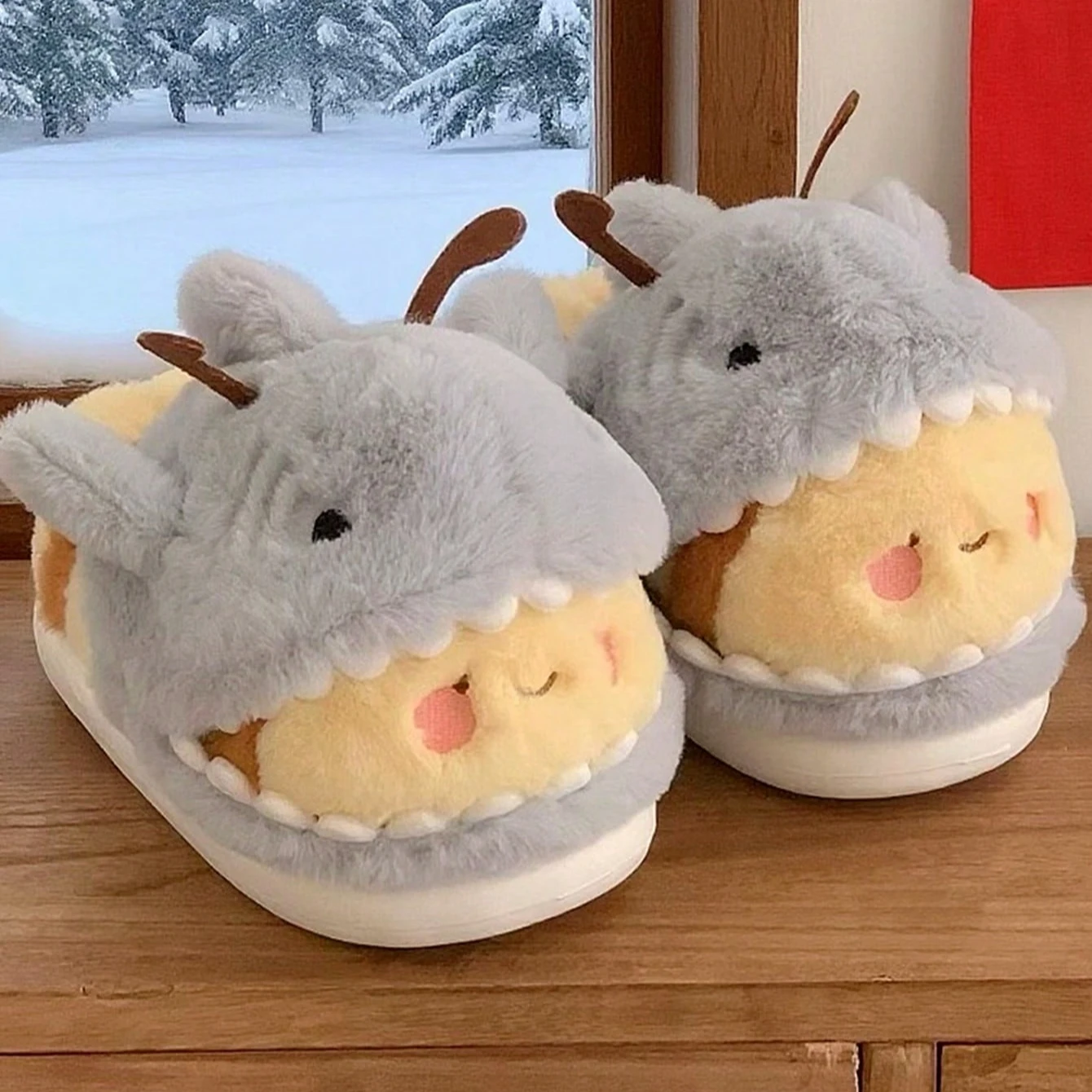 Women House Fur Slippers Casual Cute 3D-shaped Shark Bee Design Grey Winter Indoor Non-slip Warm Soft Soles Comfy Home Fluffy
