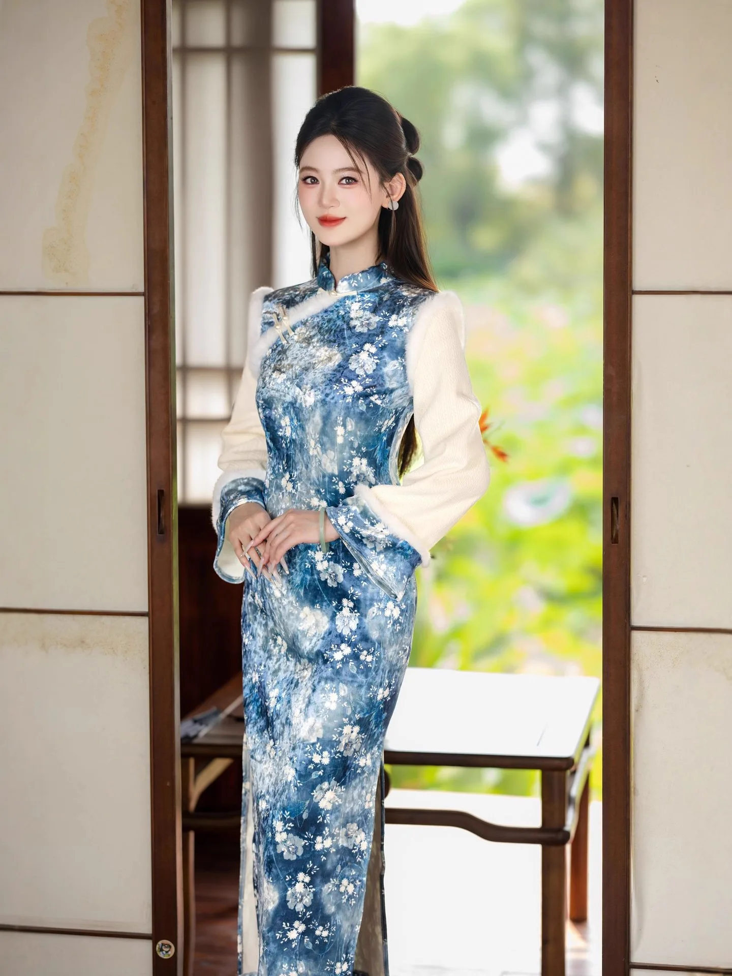 2025 Winter New Blue Splicing Floral Improvement Cheongsam New Chinese Style Young Retro Cheongsam