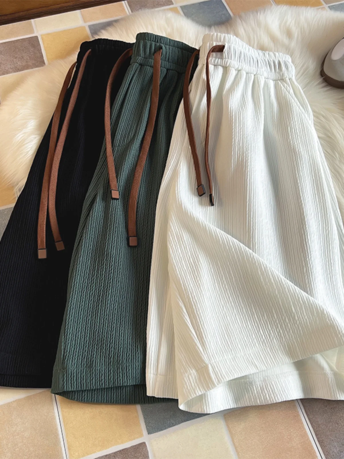 

White Ice Silk Sports orts Men's Summer Trendy Brand Knee-Length Six-Piece Thin Breathable Spwear Loose Fit Casual Pants