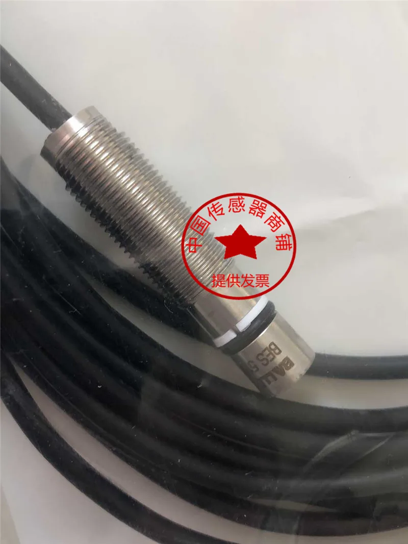 baruf-bhs002j-bes-516-300-s240-d-pu-05-三線式pnp高圧耐性近接スイッチ