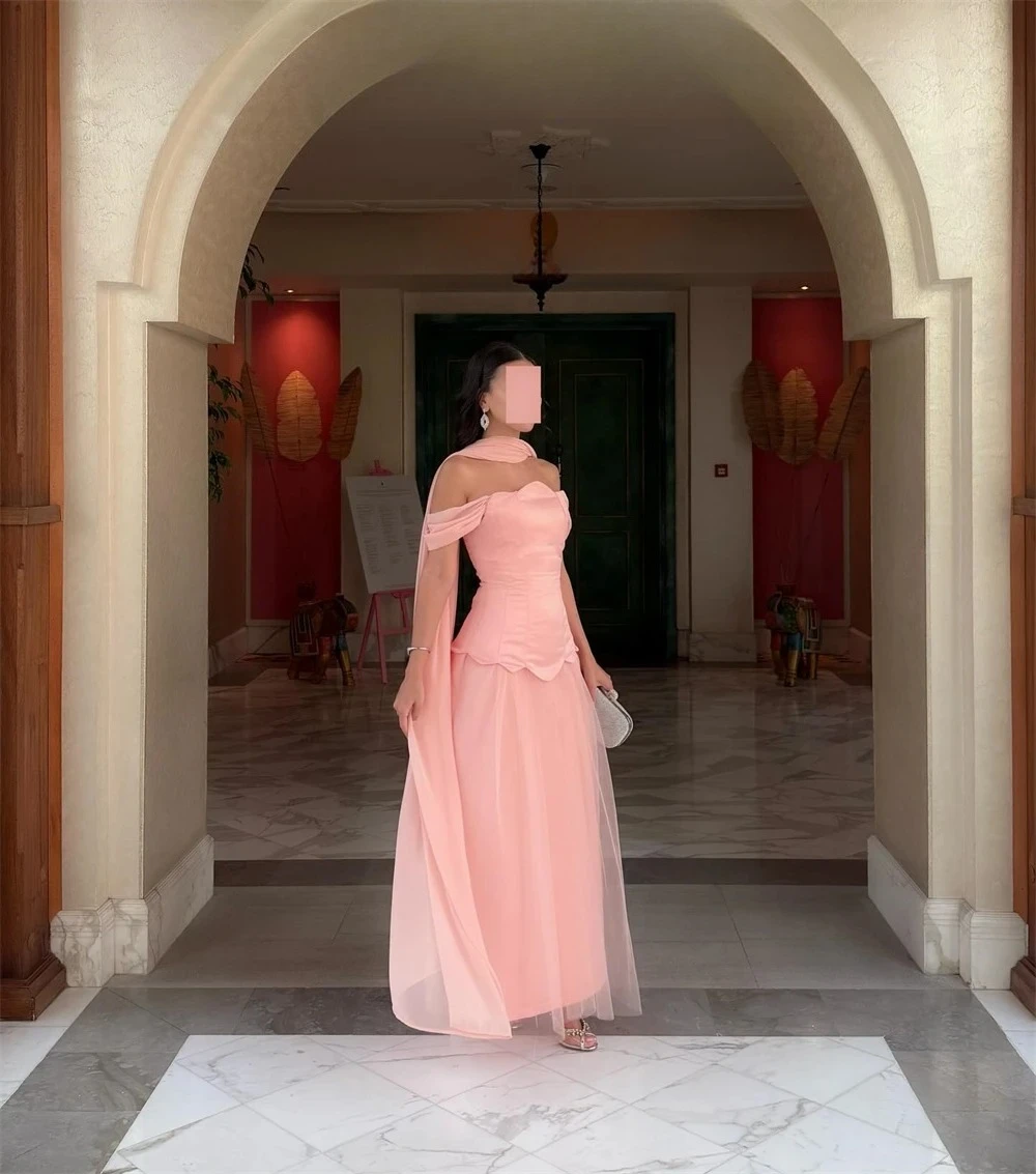 Op maat gemaakte eenvoudige roze tule avondjurk Mode off-the-shoulder homecoming-jurken Zachte sweep trein Jurken voor speciale gelegenheden