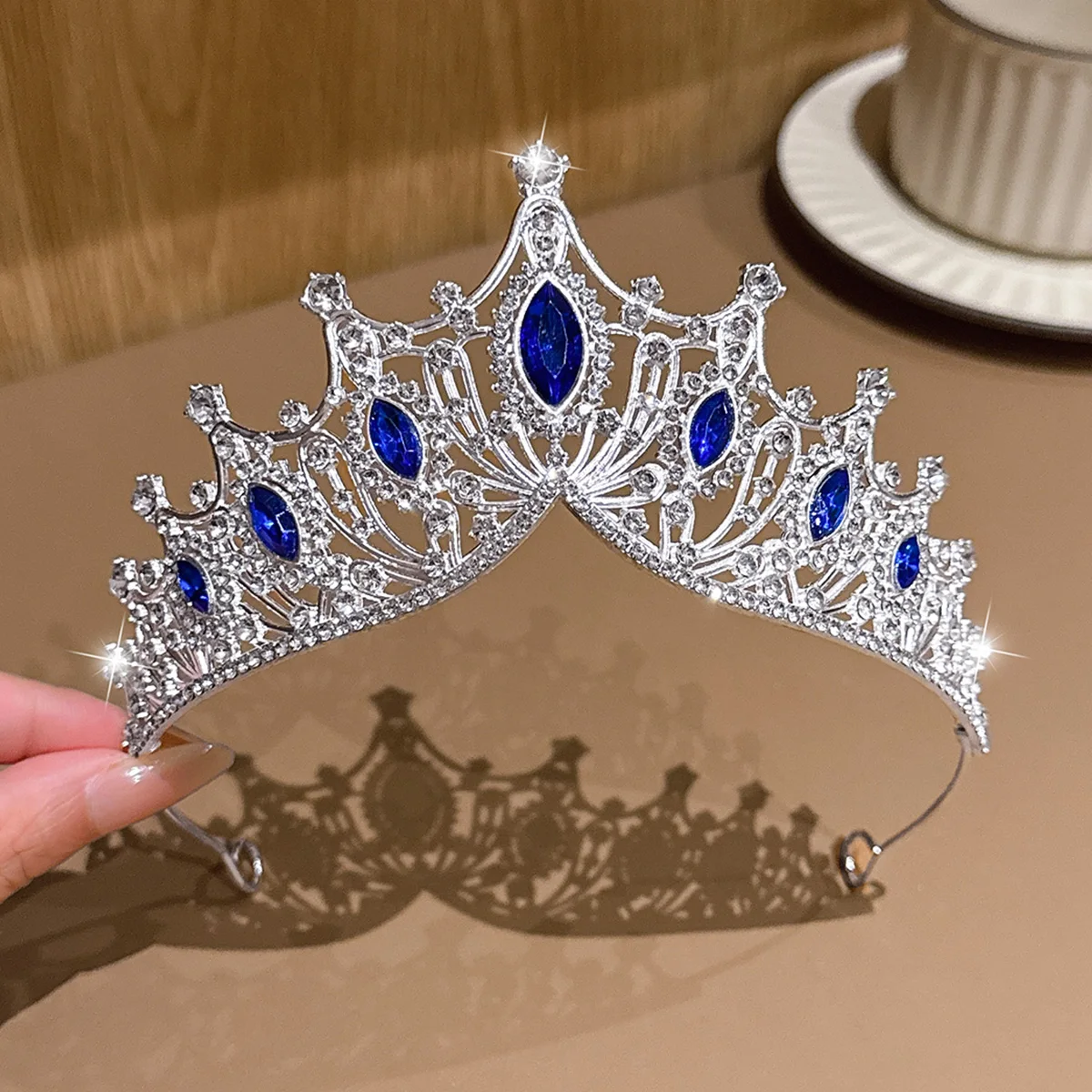 

1 simple and versatile fashionable high-end silver blue crown suitable for daily hair accessories
