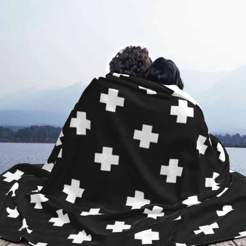 Swiss Cross Pattern Blankets Velvet Plush Decoration Super Warm Throw Blanket for Bedding Home Couch Camp Cinema