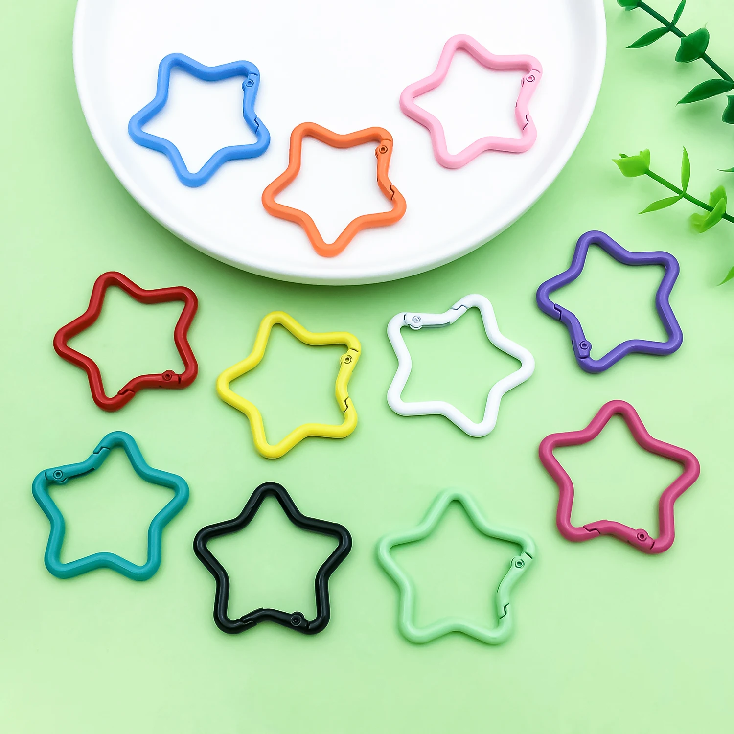 4pcs Paint Coated Alloy Colorful Hollow Pentagram Spring Clasp Openable Carabiner Keychain DIY Charms Jewelry Buckle Connector