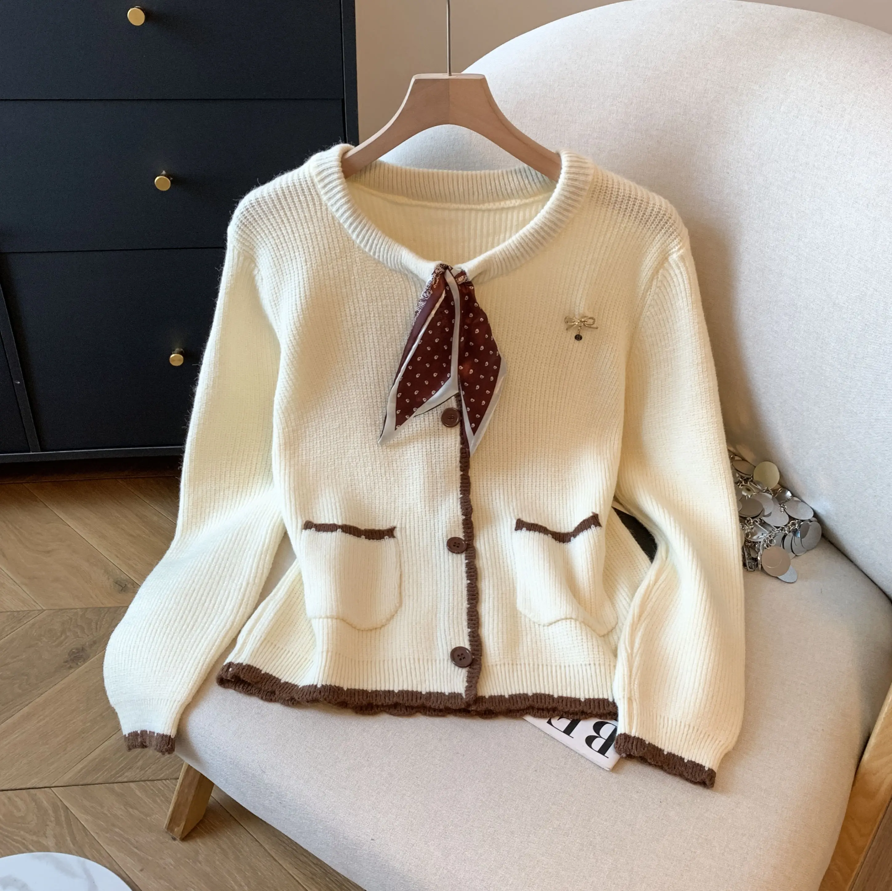 

Women's Beige Casual Sweater round Neck Long Sleeve with Tie Pocket French Elegant Fashion Office College Retro Top Knitwear New