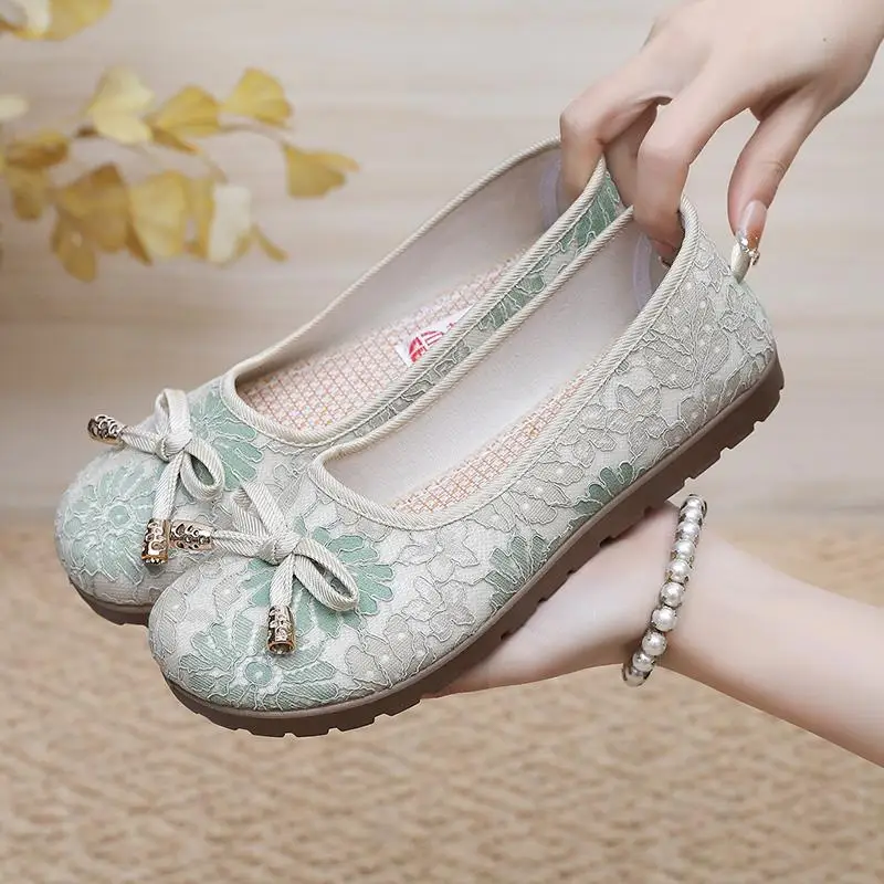 Women's Comfortable Soft Bottom Embroidered Slip-On Shoes Traditional Chinese Style Flat Heel Cotton Fabric Casual Footwear