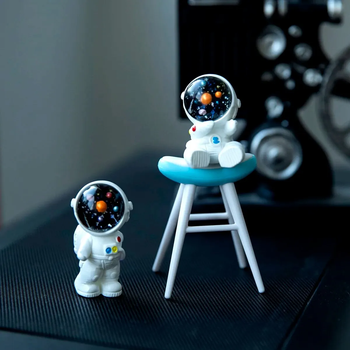 1 Set of 3 Creative Astronaut Foldable Chair Sitting Couple Character Ornament Car Desktop DIY Decoration Crafts