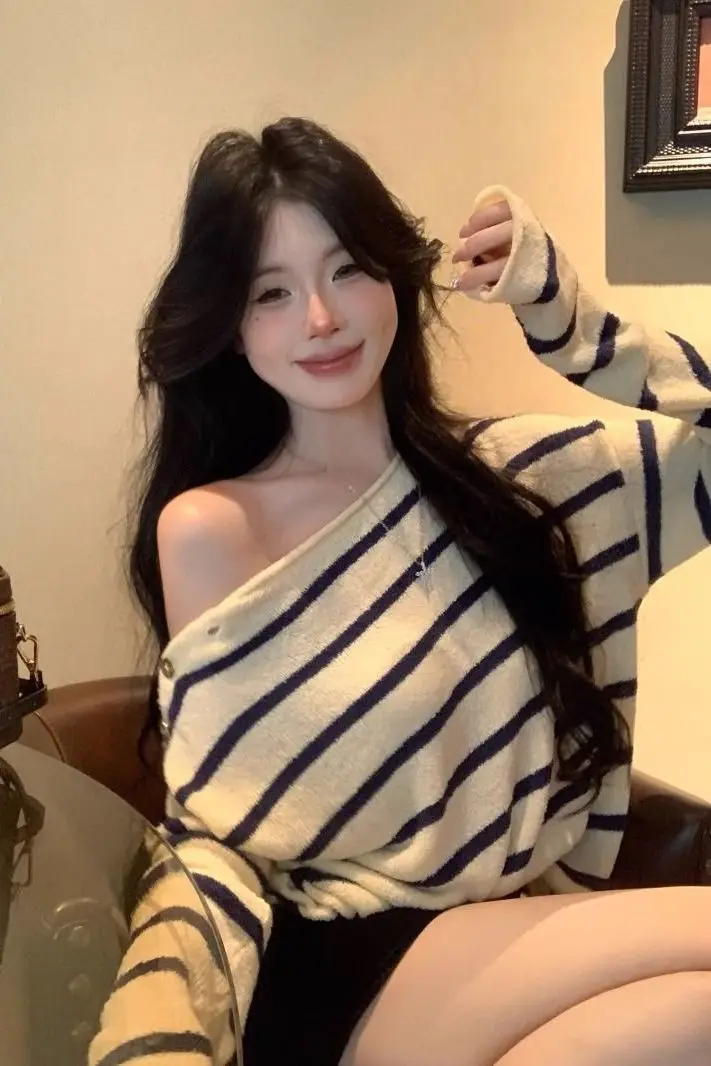 

Korejpaa Striped Sweater Women Autumn Winter American Style Y2k Top Sloping Shoulder Slimming Knitted Pull Femme Sueter Mujer