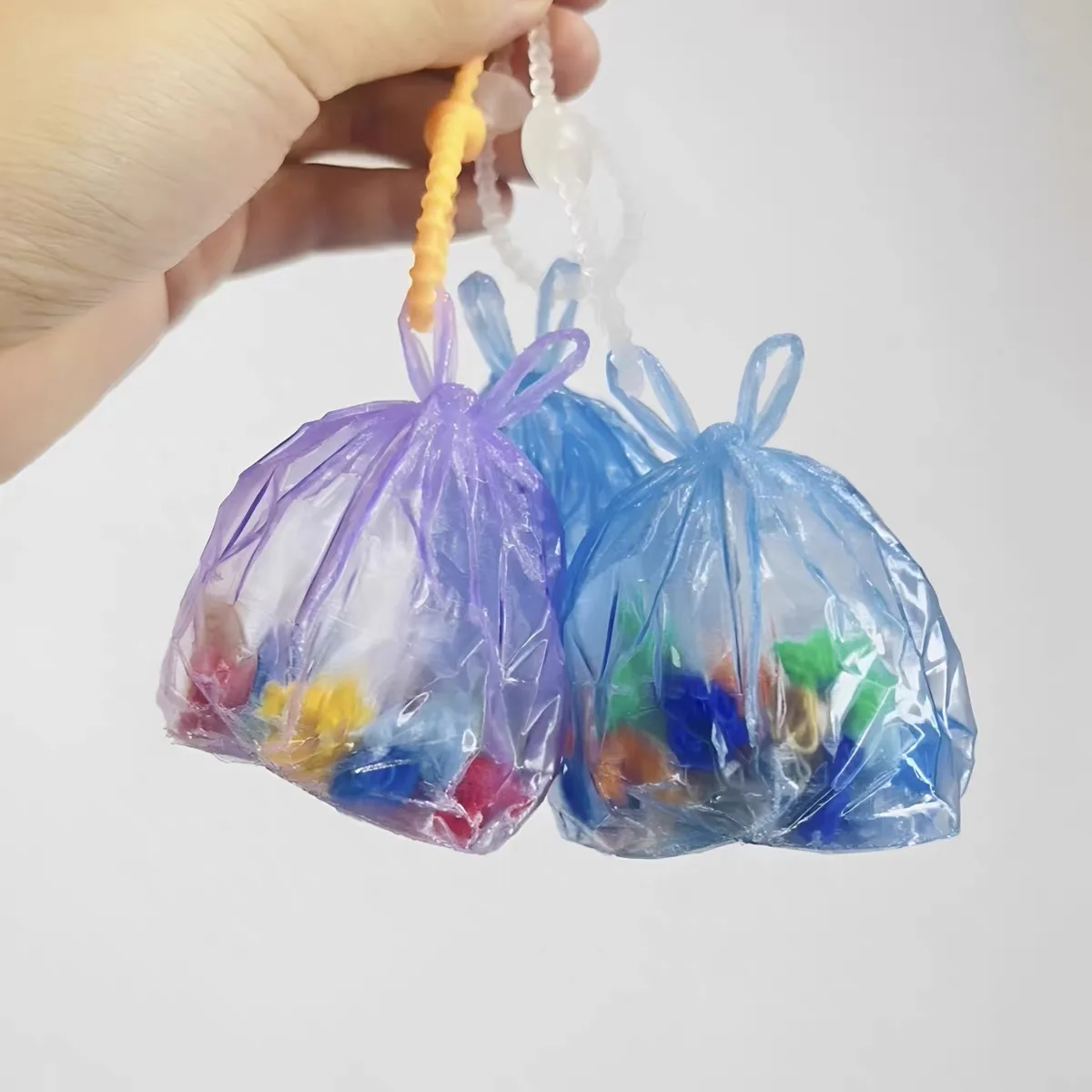 Creative Simulation Trash Bag Shake Keychain Llavero Funny Mini Bag Pendant Bead Backpack Charm Stress Relief Toy Friend Gift