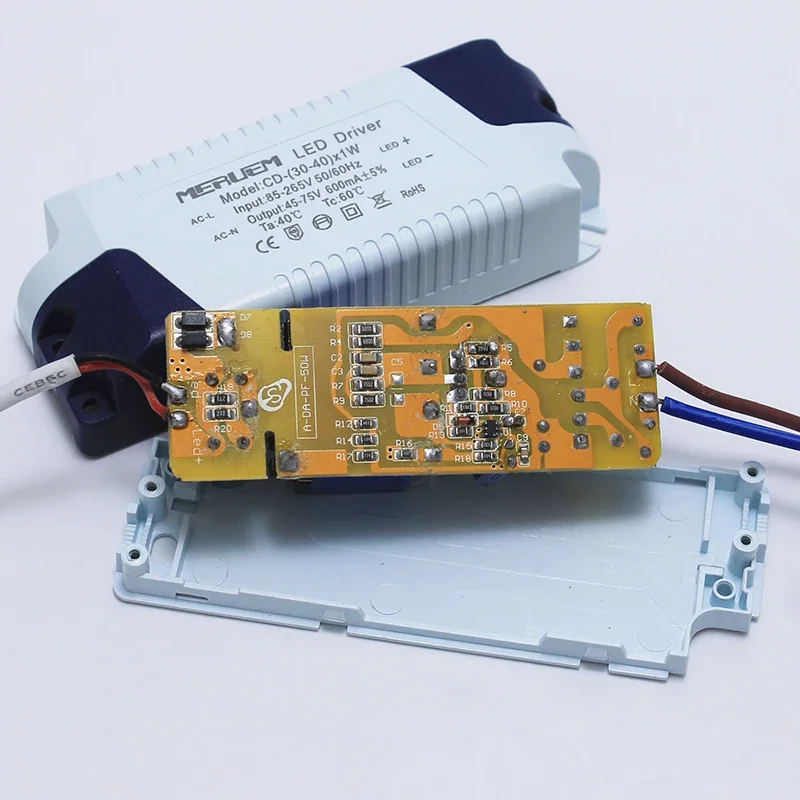 36W-40W LED Panel Lamp Power Supply Lighting Transformer AC85-265V Output:600mA,DC45-75V External Driver