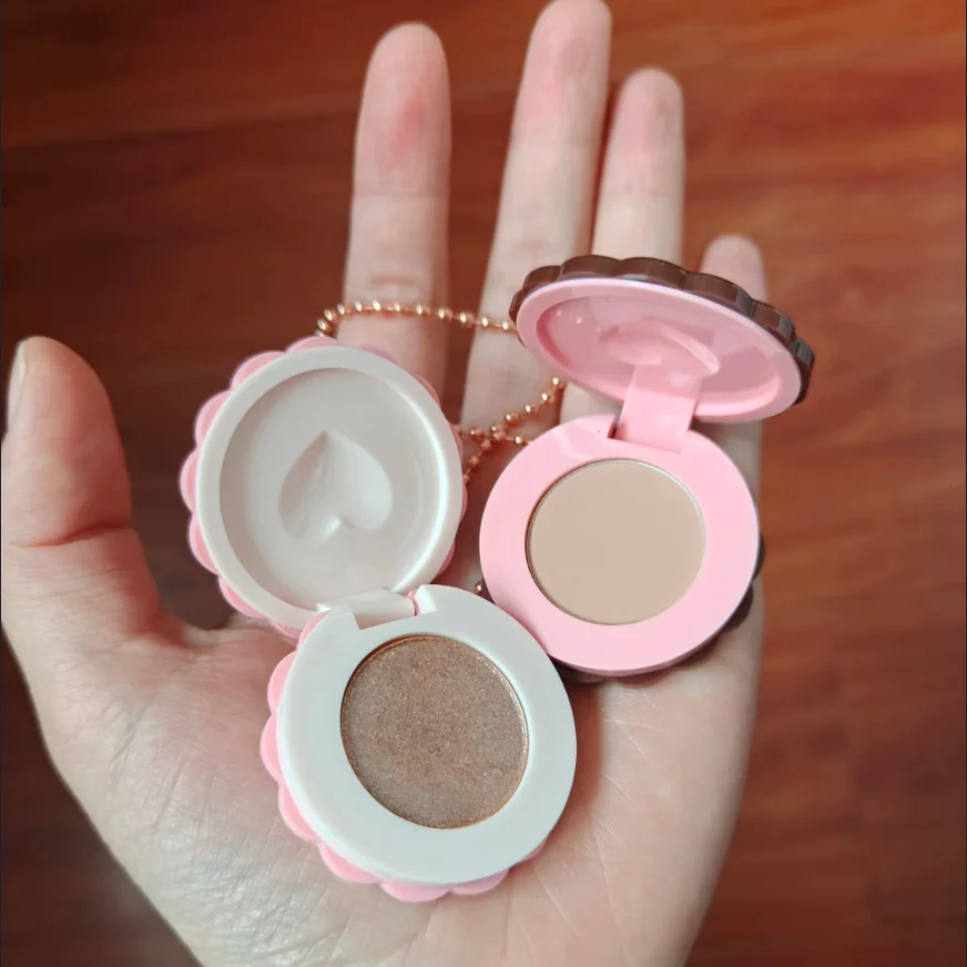 Flor sabe a querida urso mini monocromático fosco blush tricô urso glitter sombra de olho pingente blush chaveiro maquiagem